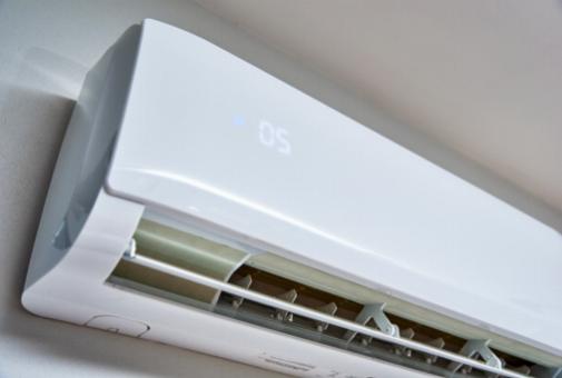 Dicas de especialistas para instalar ventiladores de teto para uma circulação de ar ótima