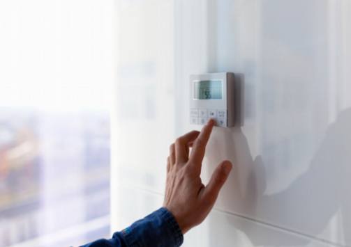 Os benefícios de instalar ventiladores de teto para a circulação de ar em sua casa