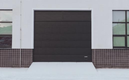 Isolamento da Porta da Garagem: Como Manter Sua Casa Segura e Seca com seus Próprios Recursos