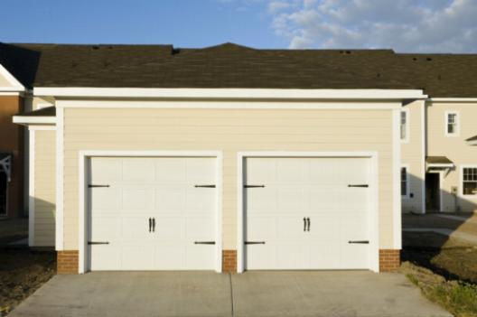 Passo a passo: Como instalar com segurança um abridor de porta de garagem
