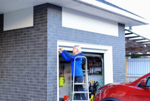 Substituição de Mola de Porta de Garagem do Faça-Você-Mesmo: Um Guia Passo a Passo